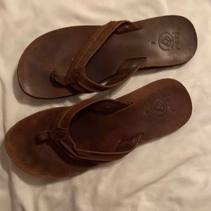 Guc Reef thongs. Size 9. Brown
